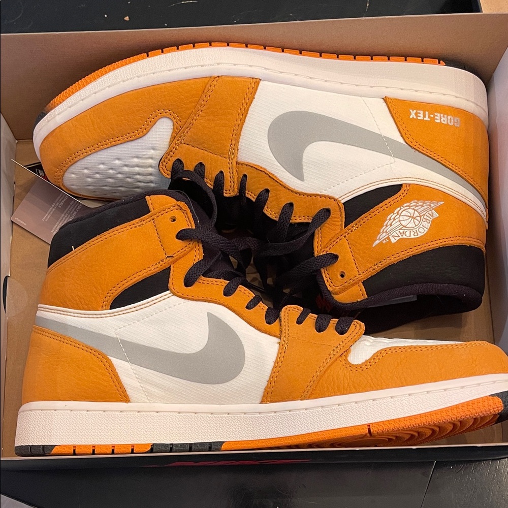 Nike Men's Orange, White, and Gray Sneakers size 11.5 Air Jordan Element